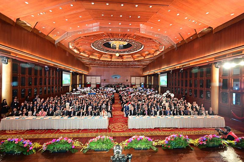 2025台灣企業永續獎頒獎典禮暨永續高峰會，現場計有19位董事長、2位副董事長、53位總經理、56副總經理等，超過1700位重量級嘉賓共襄盛舉。