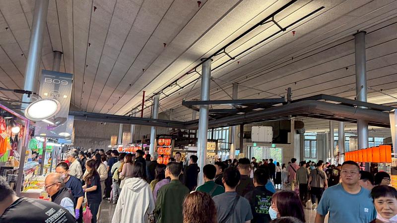 竹風漁市開幕2個月吸引逾60萬人次朝聖。