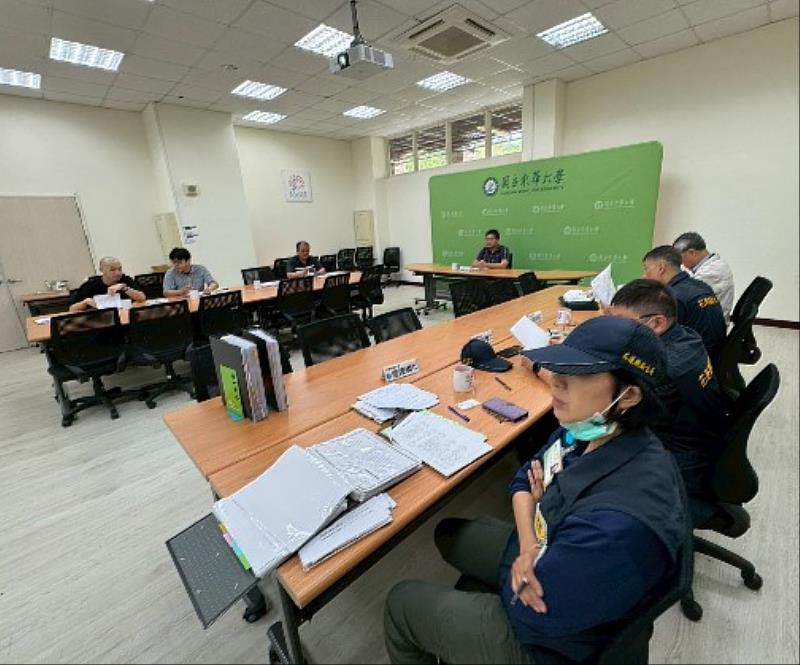 教育部會同花蓮縣衛生局聆聽東華大學餐飲衛生管理簡報。