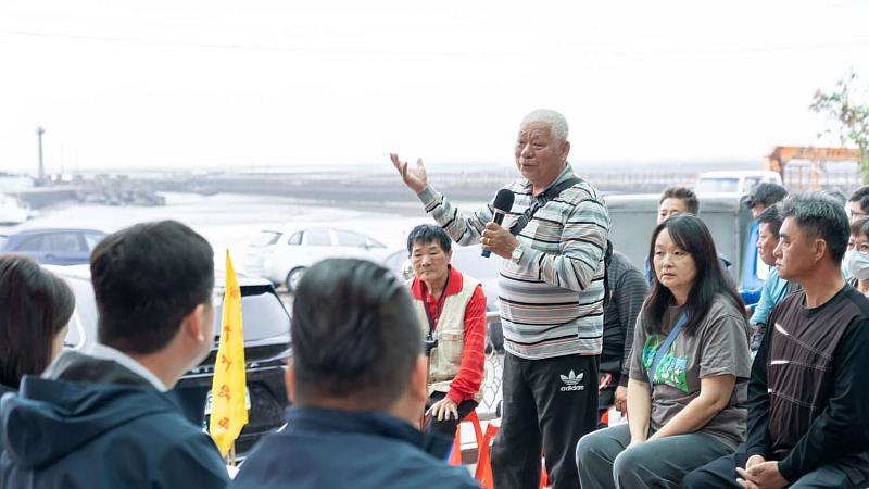 高虹安市長與漁民朋友交流，回應第一線需求。