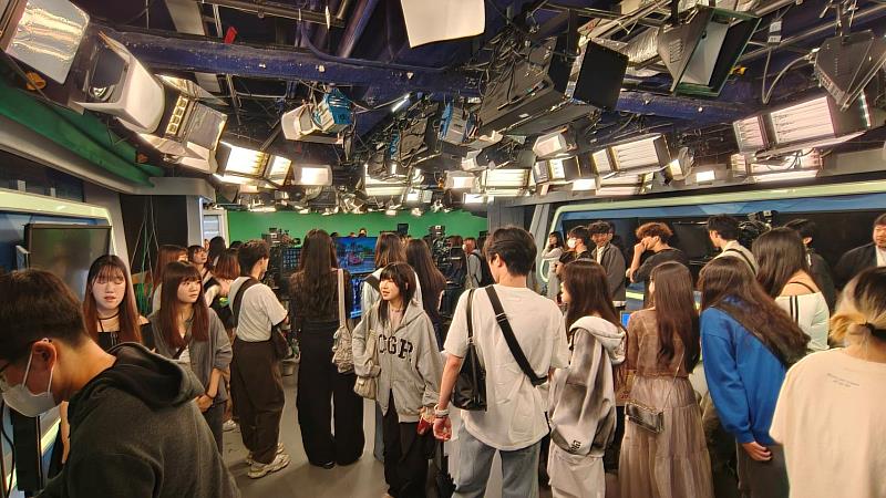 世新新聞系擁有充沛的業界、校友資源，攜手各家主流媒體建立實習合作關係。（世新大學提供）