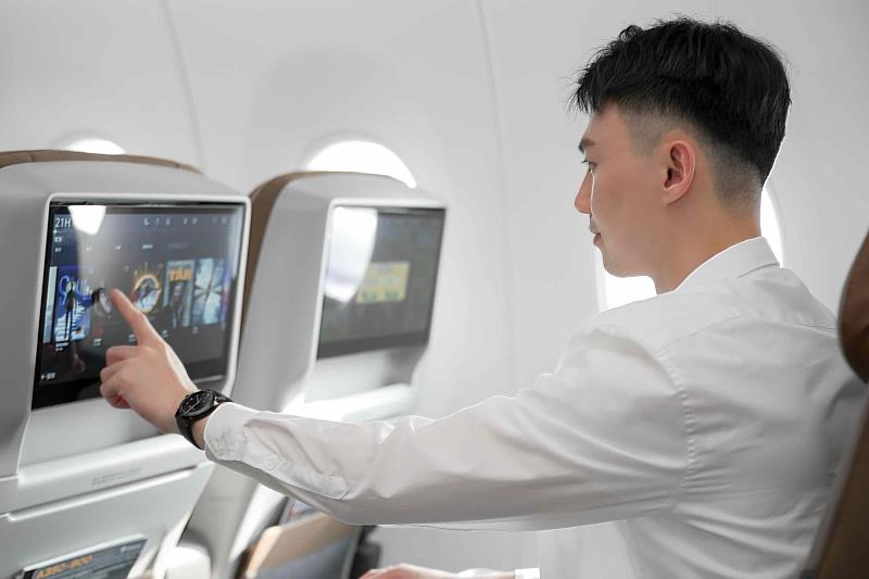 旅客可以在飛行途中擁有專屬於自己的觀影與聆聽體驗,輕鬆享受舒適如家的飛行。