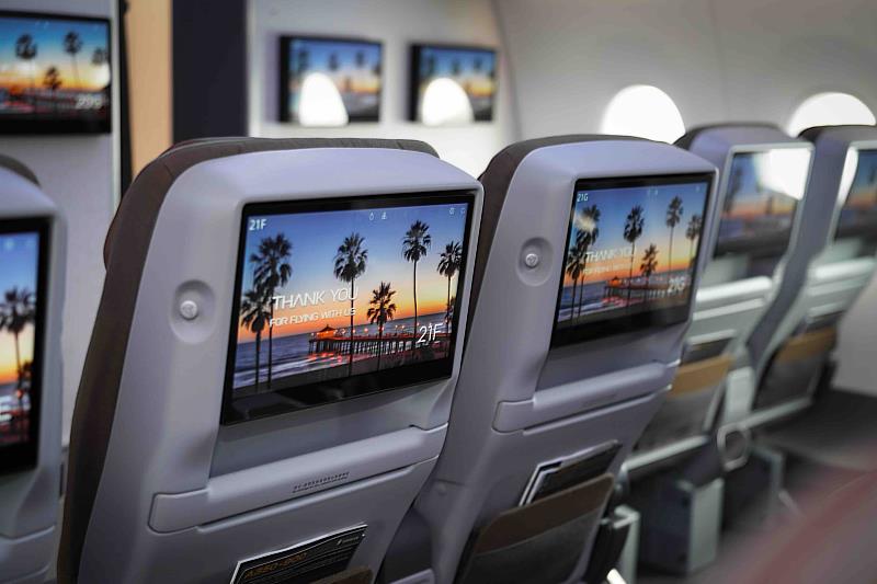 星宇航空全機隊、全艙等皆配備個人娛樂系統,以業界高規格持續為旅客帶來頂級視聽享受。