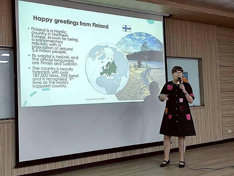 南華大學邀請芬蘭University of Turku的榮譽教授Inkeri Ruokonen蒞校演講。