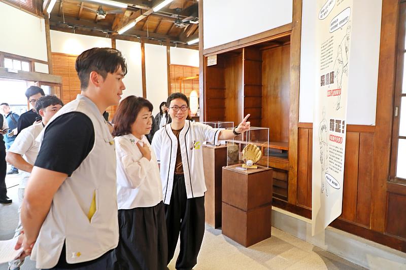 「球者魂也－嘉義棒球文學特展」展出近50件珍藏品與選書。