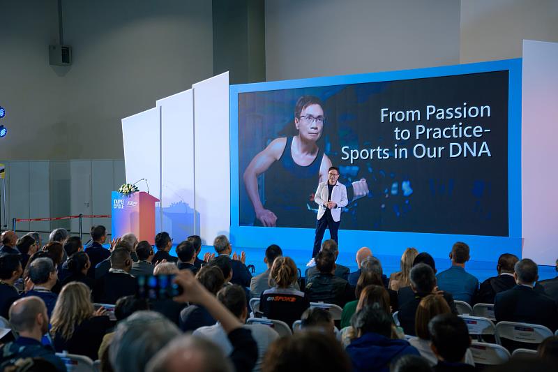 外貿協會董事長黃志芳出席開幕典禮時表示，自行車與健身產業台灣已準備好攜手國際夥伴，邁向更永續且具韌性的未來發展。（貿協提供）