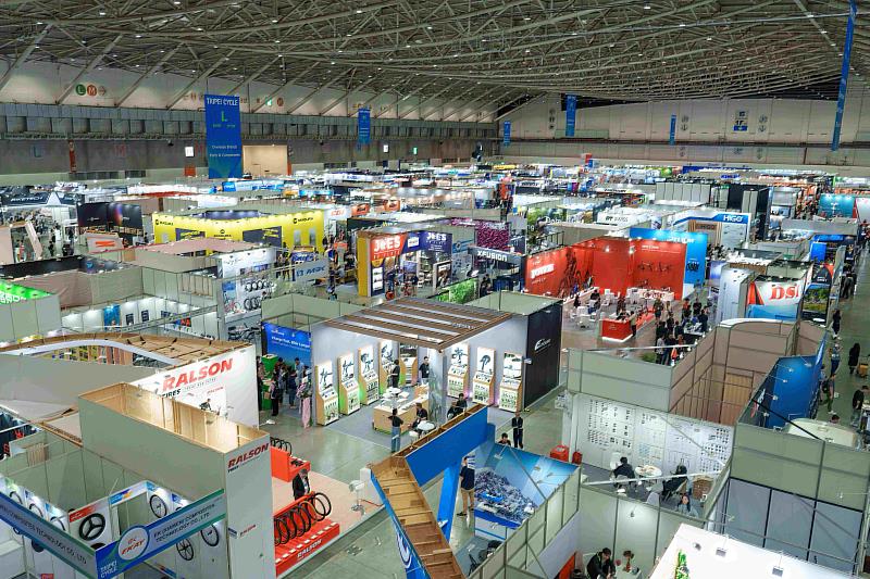 1. 2026台北國際自行車展吸引900家參展廠商參展，共計使用3,450個攤位，為全球最具指標性之自行車專業展覽。（貿協提供）