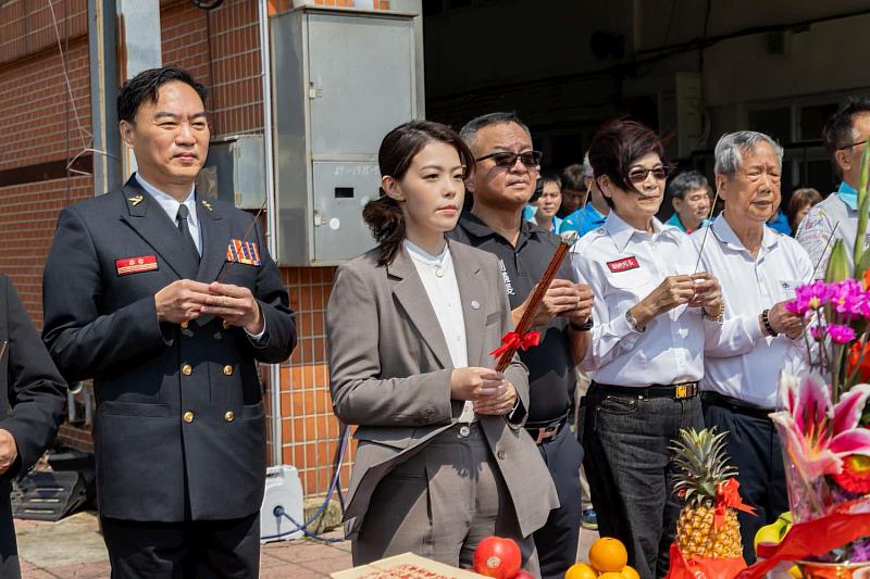 與會長官及貴賓進行祭祀祈福儀式。