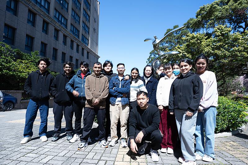 外籍學生初次來台學習,於文化大學校園,體驗優美景致與校園生活。
