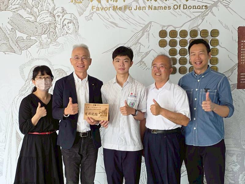 教育處郭添財處長代表黃敏惠市長表達祝賀與肯定。