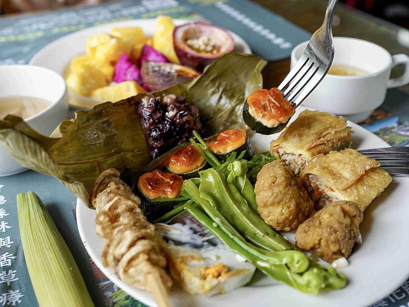 阿里山腳下親子賞螢熱點 美食×體驗×夜間生態一次玩