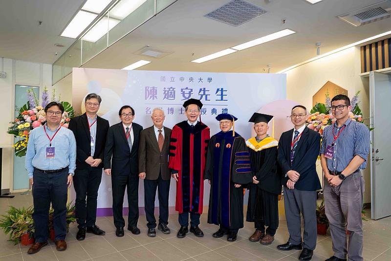 中央大學生醫理工學院成立十二年以來，首位也是唯一推薦的名譽博士。