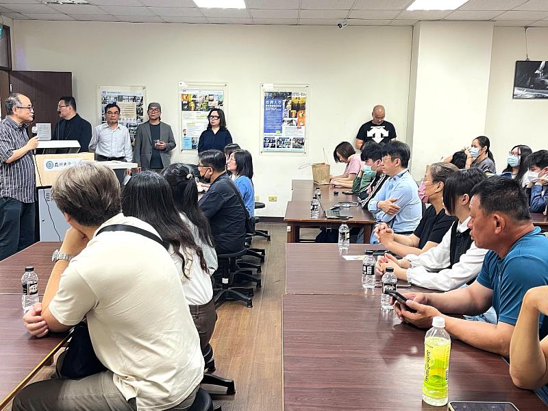 數媒系說明會座無虛席,考生與家長了解未來科技發展方向。