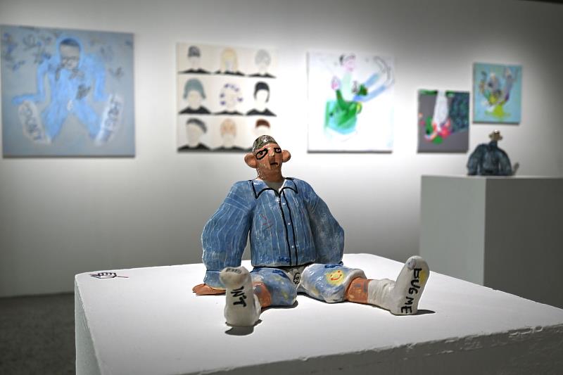 桑拿大可展出的插畫作品，不僅能看到天馬行空的創作，也能透過充滿趣味的陶藝活動人偶，感受藝術家化繁為簡帶給大家好玩有趣的想法。