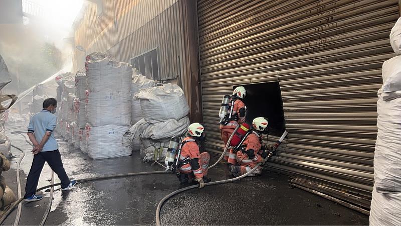 消防局現場救災狀況。