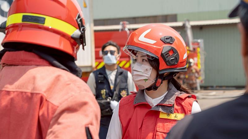 竹市香山區回收場火警，市長高虹安第一時間前往視察。