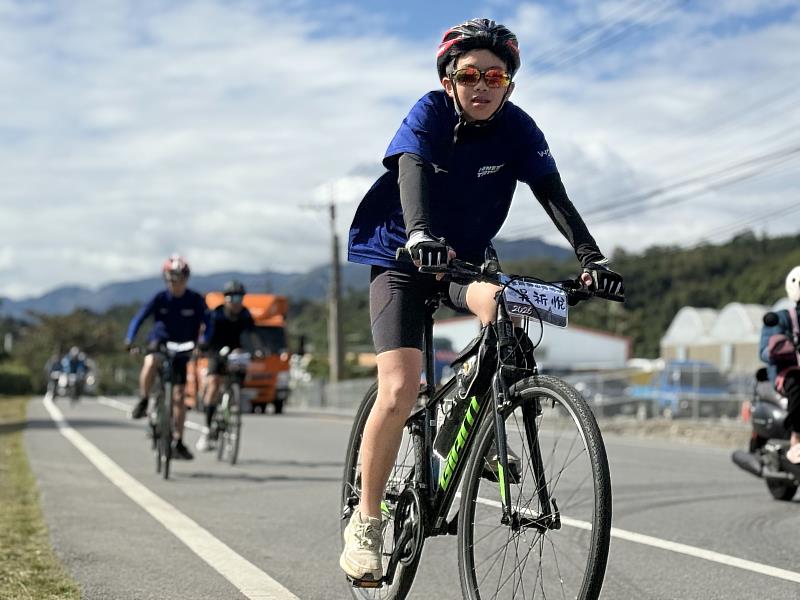 玉见骑迹山海传骑迎风而行、向海而学，救国团单车营打造青春最难忘的旅程。