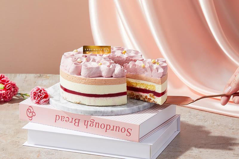 把日常的陪伴與不說出口的溫柔，化作一顆蛋糕的心意，為母親節留下值得被記住的甜蜜時刻。（資料來源：LADY KELLY）