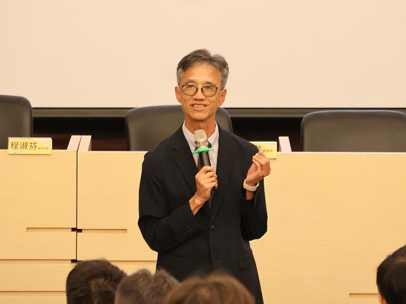 臺中市地方稅務局局長沈政安表示，在追求經濟發展與開發新能源的過程中，勢必需要與環境永續取得平衡。