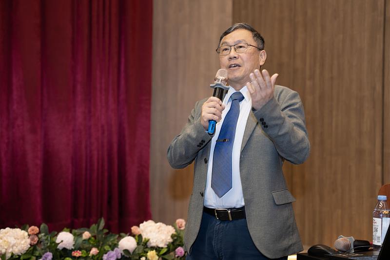 中原大學黃信行教授專題演講「智慧機器人與人機協作未來」。