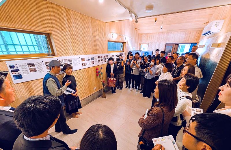 南華大學建築系深耕「木都」嘉義，產學成果再獲台灣景觀大獎，圖為木都國際合作案例之成果發表與專訪。