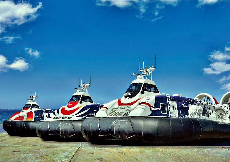 氣墊船作為大分交通的標誌性載具，其運作方式本身便充滿了科技美感。