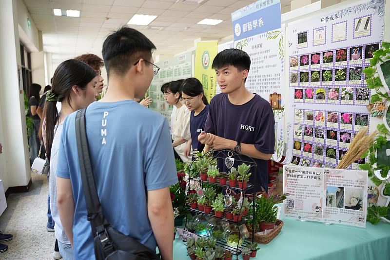 中興大學Open House系所博覽會熱鬧登場 65攤位展特色