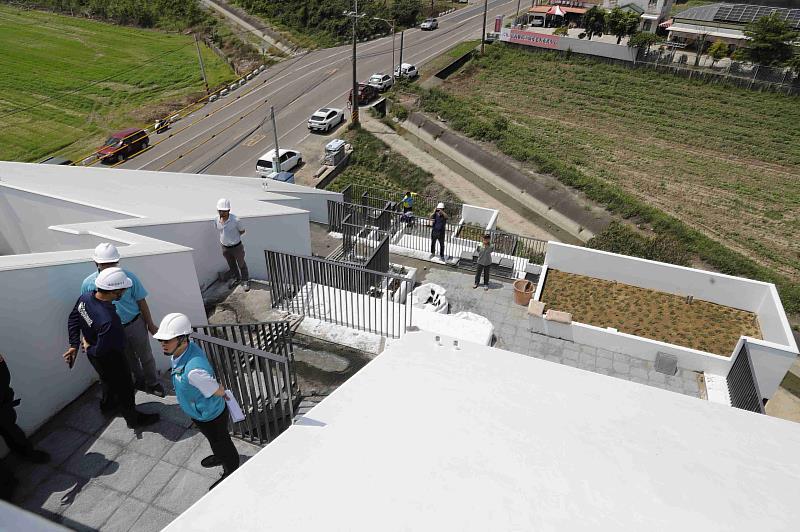 翁章梁關心消防局第一大隊義竹分隊拆除重建工程