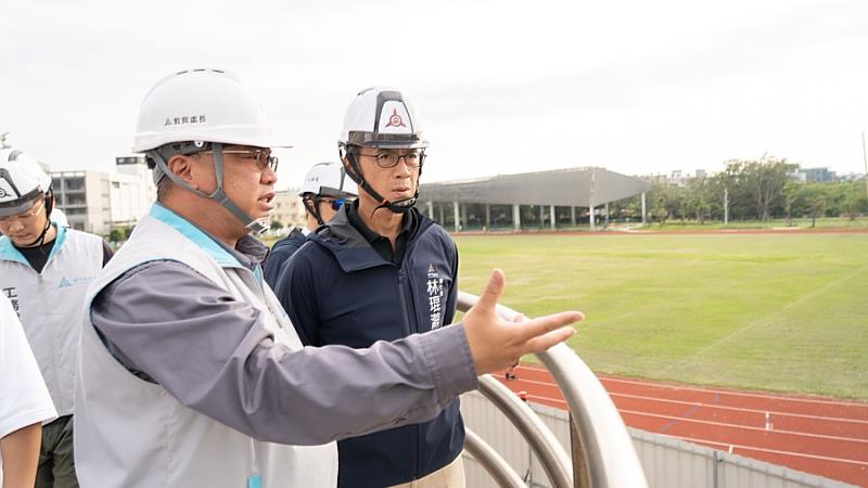 竹市香山綜合運動場看台整修工程啟動,副市長林琨瀚視察。