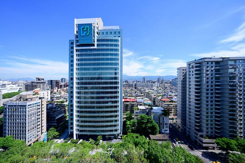 富邦以正向力量陪伴台灣走過65年，宣布2026下半年將擴大Run For Green<sup><sup>®</sup></sup>跑步植樹倡議，轉化為支持公益團體的共好行動。