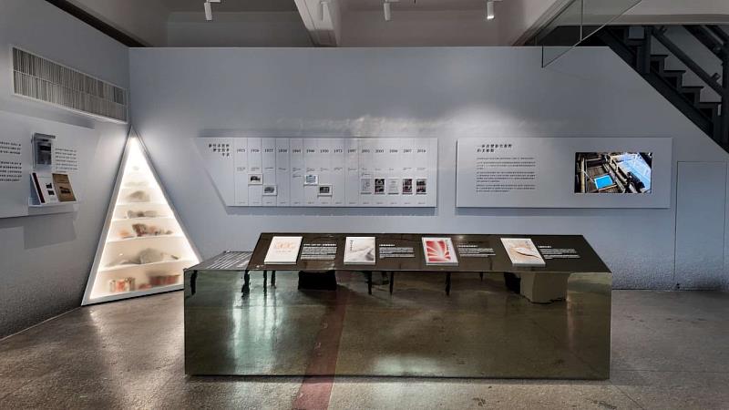 新竹市美術館《築跡永恆:新竹市役所的百年光影》特展,展出新竹市役所歷史記憶的保存與再生。