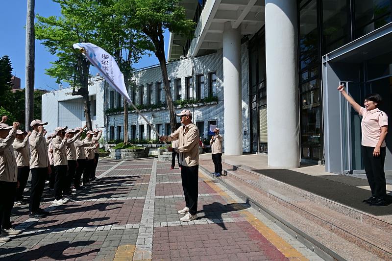 全中運臺東代表隊熱血出征！饒慶鈴今授旗