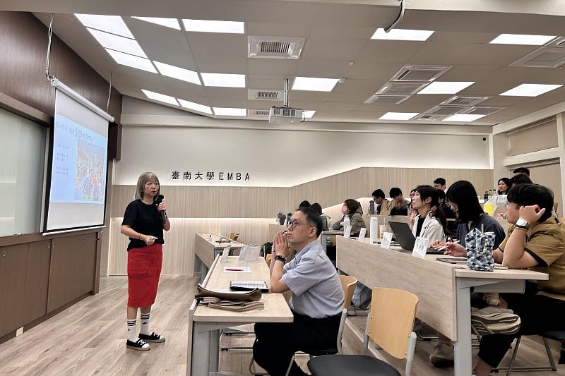 南大經管系串聯五校同步線上講座,結合公益永續議題,展現跨校教學交流與學習應用的多元樣貌。
