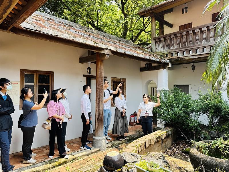 淡水古蹟博物館與真理大學將於4月18日（六）14時合作推出期間限定的「淡水名人故居參訪團」，分為「砲台埔」及「崎仔頂」兩團參訪團。圖為馬偕故居的「讀書樓」。