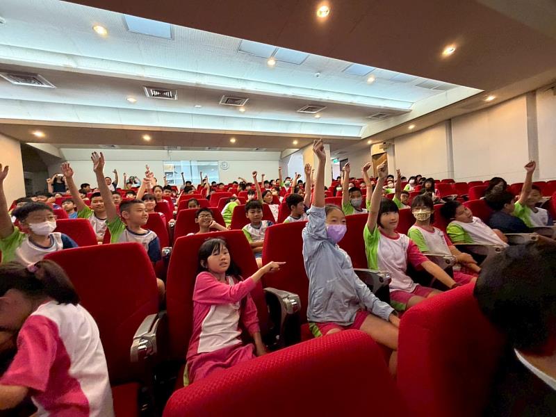 西門子能源童書「星球拯救者 共創綠校園」校園贈書