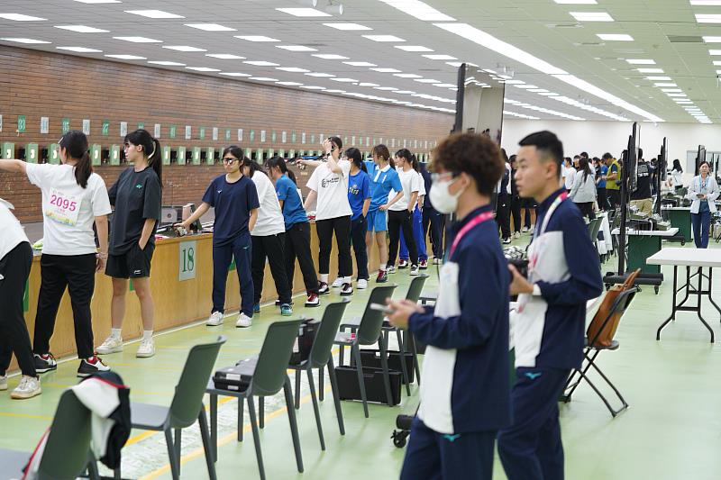 全中運射擊賽落幕，南崁高中5金7銀稱霸靶場，陳宥安單日雙破紀錄。