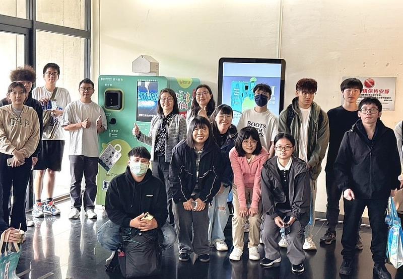 元智AI回收機啟動，在日常生活中實踐循環經濟與淨零理念。