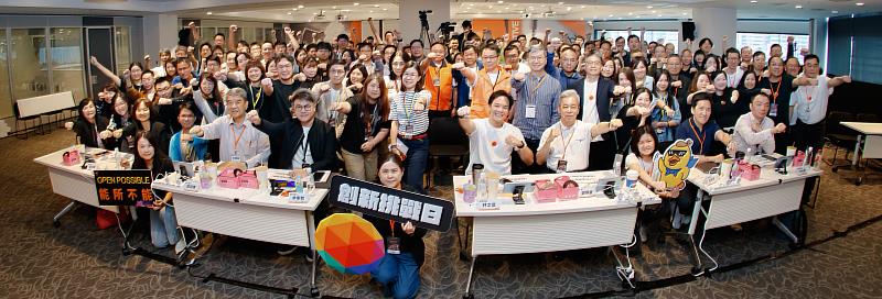 台灣大哥大第5屆「創新挑戰日」延續「創意行動，客戶心動」精神，吸引超過500位同仁參與，孵育21項實戰方案。