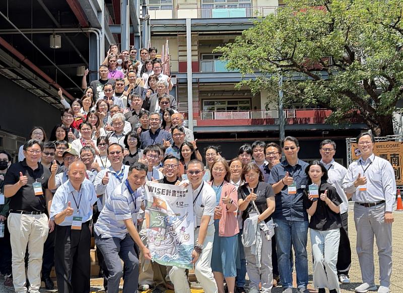 教育部智慧社會跨領域人才培力計畫第一期期初交流工作坊參與學校合影。（照片/教育部智慧社會跨領域人才培力計畫辦公室提供）