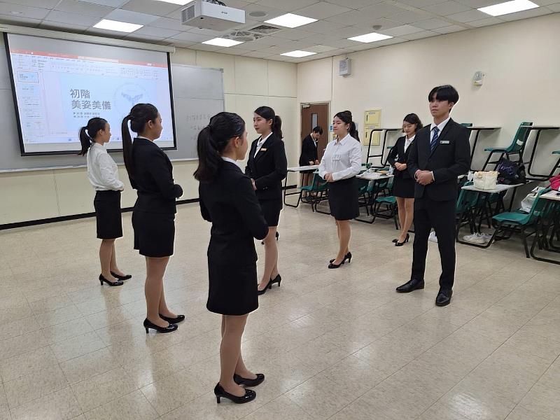 國際親善大使團的培訓課程多安排於平日晚間，讓團員得以兼顧課業與社團。