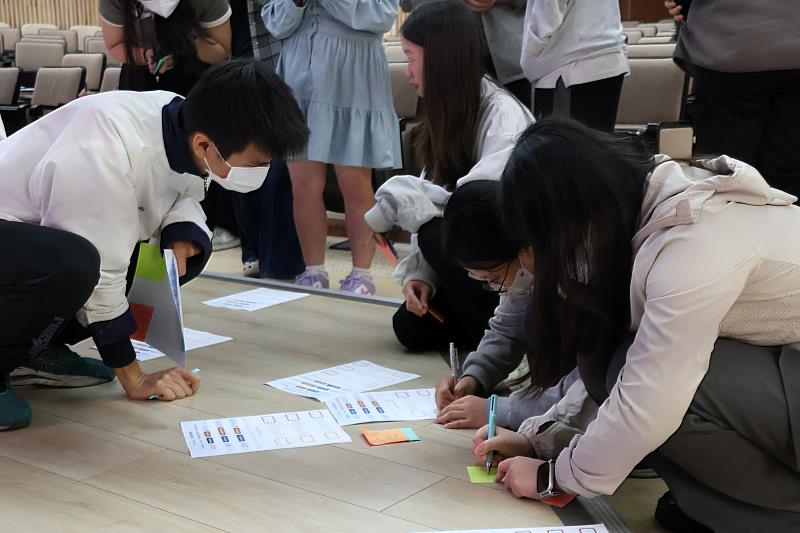 南大通識講座引導同學進行時間盤點，透過實作活動重新檢視日常安排，逐步建立更有意識的學習與生活節奏。