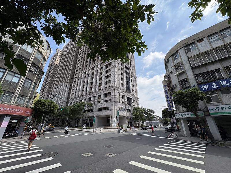 永和區去年第四季包辦新北市預售屋（均價92.5萬）、中古大樓（均價68.5萬）、公寓（均價50.4萬）房價三冠王。