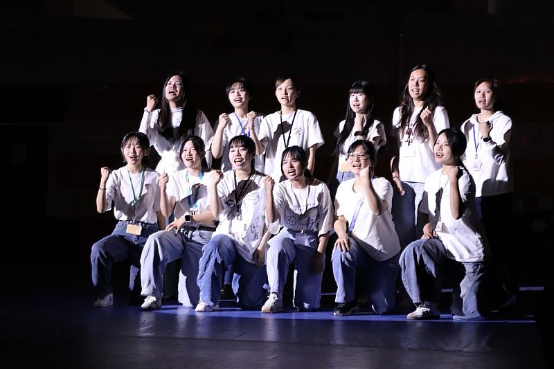 南大幼教系成果展以戲劇呈現教學設計，同學自編自演帶領觀眾走進夢想故事，展現南大幼教實務與創意並重的學習成果。