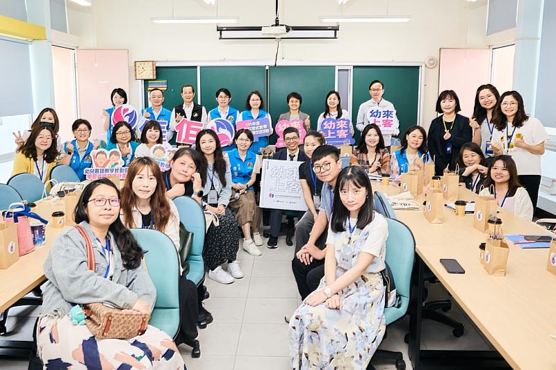 客委會期望透過學校老師之間的經驗交流，能把教學經驗帶回自己的學校，將客語扎根校園，讓孩子學習、親近客語。