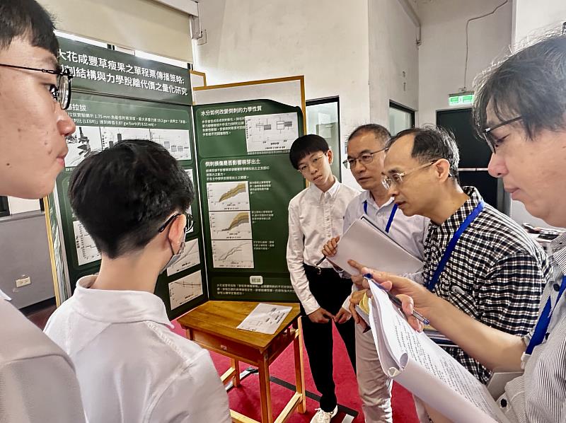 參展作品評審中