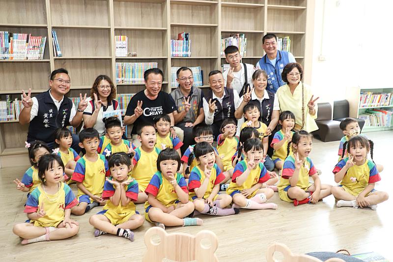 新港圖書館翻新亮相，打造全齡友善閱讀空間-4