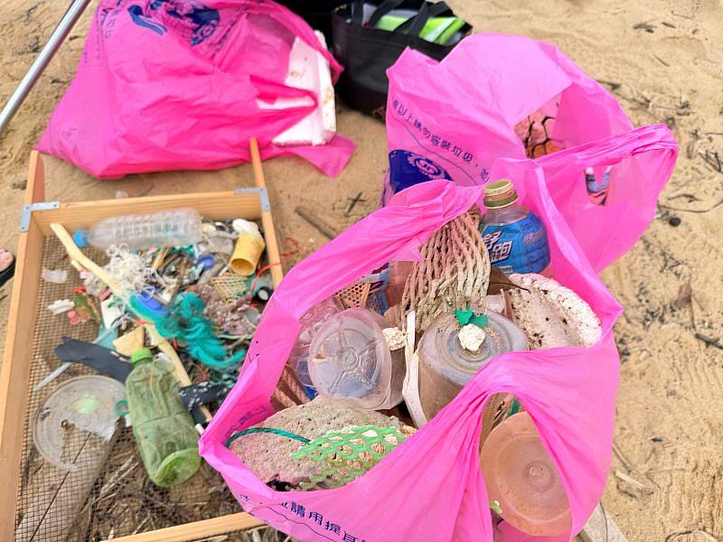 人類任意製造、丟棄垃圾，已成為海洋生態殺手。（靈鷲山佛教教團提供）