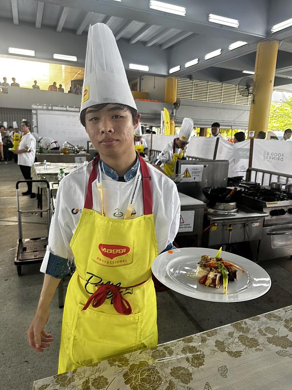 嘉藥明韋辰獲西式牛肉主菜銀牌