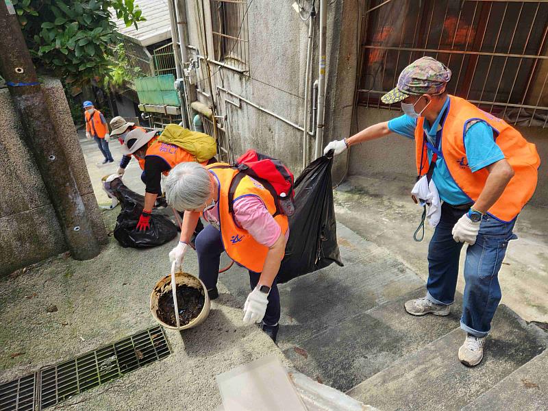 守護歷史不分區 基隆救國團義工跨區攜手志願服務夥伴守護許梓桑古厝