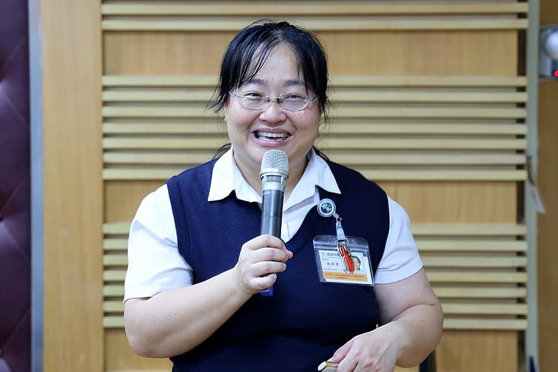 遺傳諮詢師翁純瑩表示，東部地區資源相對有限，需要醫療、社政及長照體系共同投入，才能提供罕見疾病個案完整且持續的照護服務。